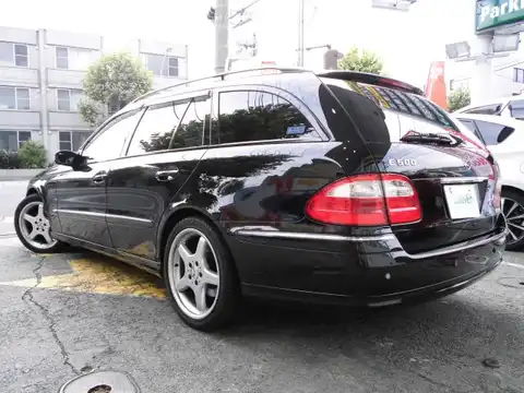 カタログ画像：Ｅクラスステーションワゴン （E-CLASS STATIONWAGON） Ｅ５００ ステーションワゴン アバンギャルド 2004年4月 GH-211270 5000cc メラナイトブラック（Ｍ）orオブシディアンブラック（Ｍ） 燃費7.0km / l バック