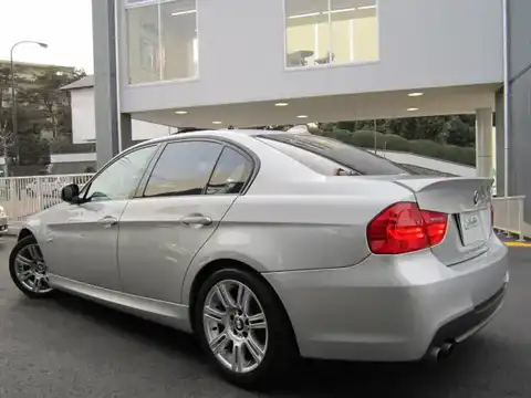 カタログ画像：３シリーズ （3 SERIES） ３２５ｉ Ｍスポーツパッケージ 2008年12月 ABA-VB25 2500cc 燃費9.3km / l バック