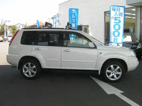 カタログ画像：エクストレイル （X-TRAIL） Ｘエクストリームレザー 2006年11月 CBA-NT30 2000cc ホワイトパール（３Ｐ） 燃費13.0km / l 外装