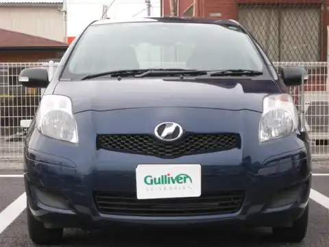 カタログ画像：ヴィッツ （VITZ） Ｂ インテリジェントパッケージ 2008年9月 DBA-KSP90 1000cc ダークブルーマイカメタリック 燃費24.5km / l フロント