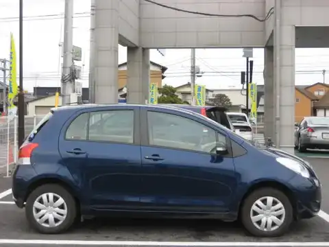 カタログ画像：ヴィッツ （VITZ） Ｂ インテリジェントパッケージ 2007年8月 DBA-KSP90 1000cc ダークブルーマイカメタリック 燃費24.5km / l 外装