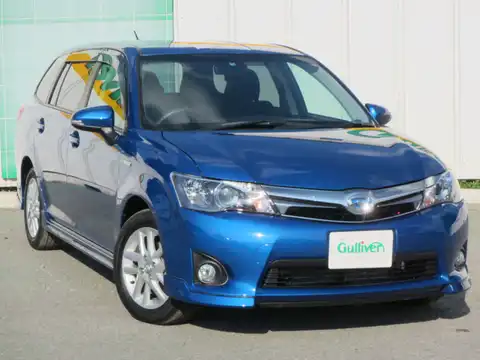 カタログ画像：カローラフィールダー （COROLLA FIELDER） ハイブリッドＧ 2013年8月 DAA-NKE165G 1500cc ブルーメタリック 燃費33.0km / l メイン（その他）