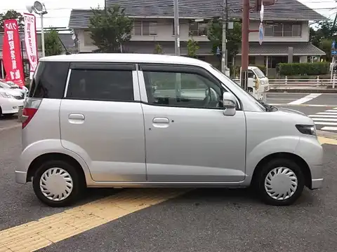 カタログ画像：ゼスト （ZEST） スポーツＧターボ 2006年3月 CBA-JE2 660cc アラバスターシルバー・メタリック 燃費16.2km / l 外装