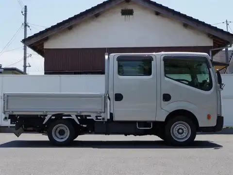 カタログ画像：アトラスＦ２４ （ATLAS F24） ＤＸ 2013年6月 SDG-SZ5F24 3000cc ダイヤモンドシルバー（Ｍ） 燃費10.6km / l 外装