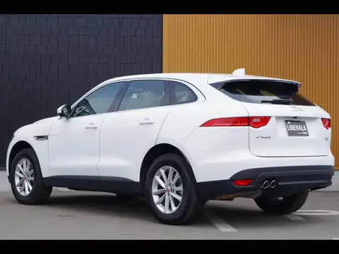 カタログ画像：Ｆペイス （F-PACE） プレステージ 2016年1月 LDA-DC2NA 2000cc ポラリスホワイト 燃費15.8km / l バック