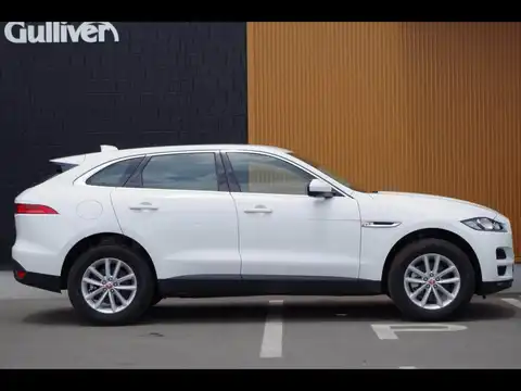 カタログ画像：Ｆペイス （F-PACE） プレステージ 2016年1月 LDA-DC2NA 2000cc ポラリスホワイト 燃費15.8km / l 外装