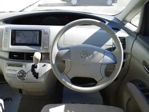 カタログ画像：エスティマ （ESTIMA） Ｘ サイドリフトアップシート装着車 2007年6月 DBA-ACR50W 2400cc シルバーメタリック 燃費11.8km / l 内装