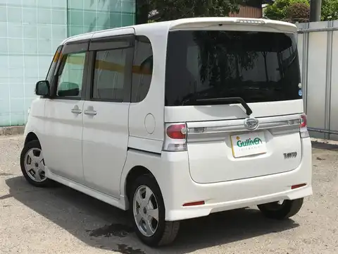 カタログ画像：タント （TANTO） カスタムＲＳ 2012年5月 DBA-L385S 660cc パールホワイトⅢ 燃費20.8km / l バック