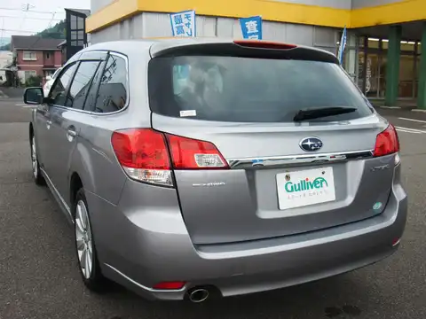 カタログ画像：レガシィツーリングワゴン （LEGACY TOURING WAGON） ２．５ｉ Ｌパッケージ 2011年6月 DBA-BR9 2500cc アイスシルバー・メタリック 燃費13.2km / l バック