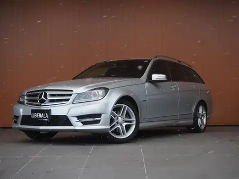 カタログ画像：Ｃクラスステーションワゴン （C-CLASS STATIONWAGON） Ｃ２００ ブルーエフィシェンシー ステーションワゴン アバンギャルド 2012年7月 DBA-204248 1800cc イリジウムシルバー（Ｍ）orパラジウムシルバー（Ｍ）orダイヤモンドシルバー（Ｍ） 燃費13.6km / l 外装