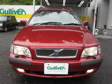 カタログ画像：Ｖ４０ （V40） ノルディックスペシャル 2002年7月 GH-4B4204W 2000cc レッドｏｒチェリーレッドメタリック 燃費9.0km / l フロント