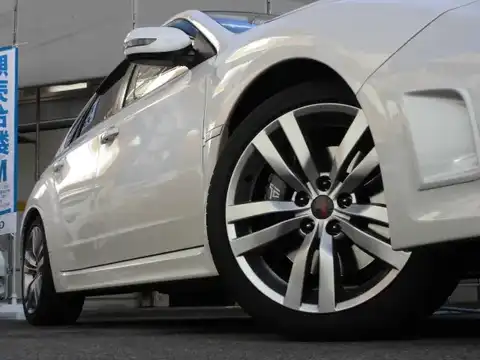 カタログ画像：インプレッサ （IMPREZA） ＷＲＸ ＳＴＩ スペックＣ １８インチタイヤ仕様車 2012年7月 CBA-GRB 2000cc サテンホワイト・パール 燃費9.4km / l タイヤ