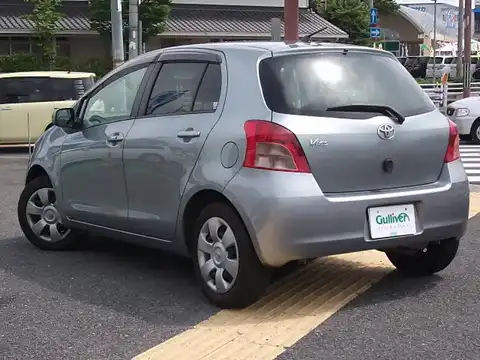 カタログ画像：ヴィッツ （VITZ） Ｕ 2005年12月 CBA-NCP95 1300cc シルバーマイカメタリックorミディアムシルバーメタリック 燃費16.0km / l バック