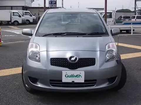 カタログ画像：ヴィッツ （VITZ） Ｕ 2007年1月 DBA-SCP90 1300cc シルバーマイカメタリックorミディアムシルバーメタリック 燃費19.6km / l フロント