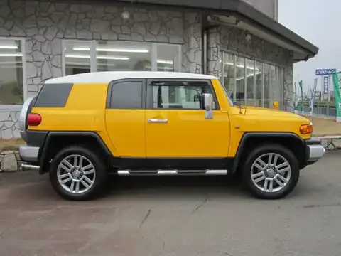 カタログ画像：ＦＪクルーザー （FJ CRUISER） カラーパッケージ 2014年7月 CBA-GSJ15W 4000cc ツートーン イエロー 燃費8.0km / l 外装