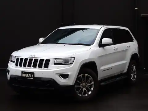 カタログ画像：ジープ・グランドチェロキー （JEEP GRAND CHEROKEE） ラレード 2014年3月 ABA-WK36T 3600cc ブライトホワイトクリアコート 燃費8.6km / l 外装