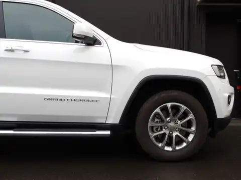 カタログ画像：ジープ・グランドチェロキー （JEEP GRAND CHEROKEE） ラレード 2014年4月 ABA-WK36T 3600cc ブライトホワイトクリアコート 燃費8.6km / l 外装