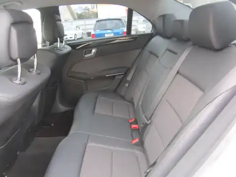 カタログ画像：Ｅクラス （E-CLASS） Ｅ３５０ ブルーテック アバンギャルド 2010年2月 LDA-212024C 3000cc カルサイトホワイト（Ｓ） 燃費12.4km / l 内装