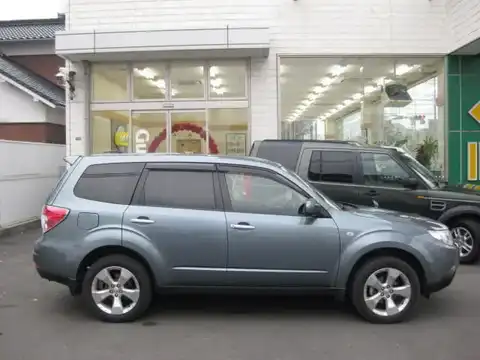 カタログ画像：フォレスター （FORESTER） ２．０ＸＳ 2007年12月 DBA-SH5 2000cc セージグリーン・メタリック 燃費14.0km / l 外装