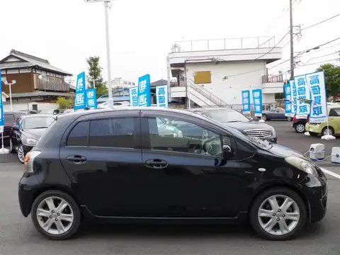 カタログ画像：ヴィッツ （VITZ） ＲＳ 2005年2月 DBA-NCP91 1500cc ブラックマイカ 燃費18.6km / l 外装