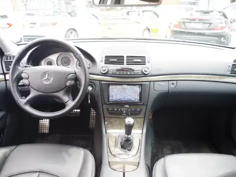 カタログ画像：Ｅクラス （E-CLASS） Ｅ５５０ アバンギャルドＳ 2007年1月 CBA-211072 5500cc キューバナイトシルバー（Ｍ）orイリジウムシルバー（Ｍ） 燃費7.4km / l 内装