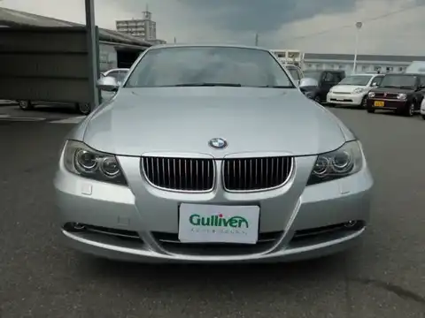 カタログ画像：３シリーズ （3 SERIES） ３３０ｉ 2006年9月 ABA-VB30 3000cc チタン・シルバー（メタリック・カラー）orアークティック（メタリック・カラー） 燃費9.3km / l フロント