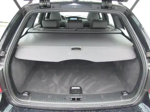 カタログ画像：５シリーズ （5 SERIES） ５３０ｘｉツーリング Ｍスポーツパッケージ 2007年6月 ABA-PV30 3000cc 燃費8.6km / l 内装