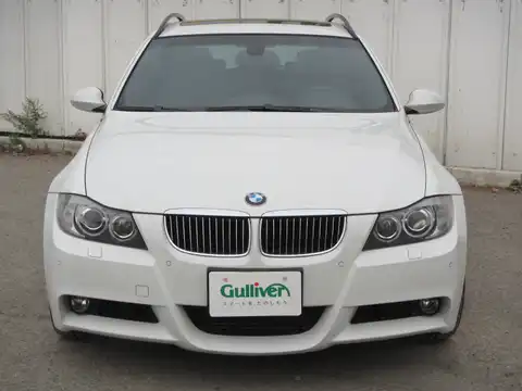 カタログ画像：３シリーズ （3 SERIES） ３３５ｉツーリング Ｍスポーツパッケージ 2008年10月 ABA-VS35 3000cc 燃費8.6km / l フロント