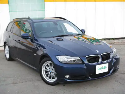 カタログ画像：３シリーズ （3 SERIES） ３２０ｉツーリング 2011年10月 LBA-US20 2000cc ディープ・シー・ブルー（メタリック・カラー） 燃費13.0km / l メイン（その他）