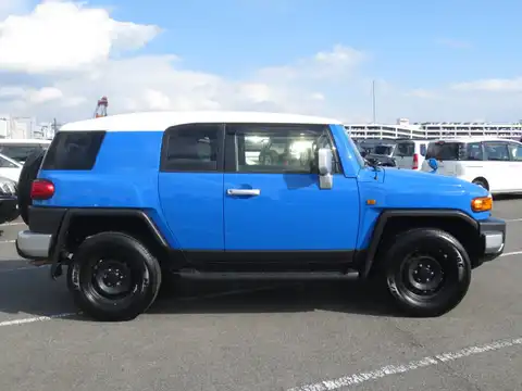 カタログ画像：ＦＪクルーザー （FJ CRUISER） オフロードパッケージ 2010年12月 CBA-GSJ15W 4000cc ツートーン ブルー 燃費8.4km / l 外装