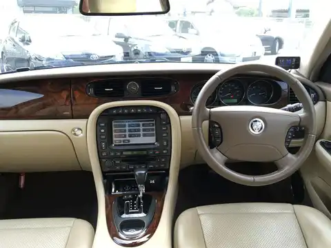 カタログ画像：ＸＪ （XJ） ＸＪ ３．０エグゼクティブ 2008年4月 CBA-J71VB 3000cc インディゴorブループリズム 燃費7.6km / l 内装