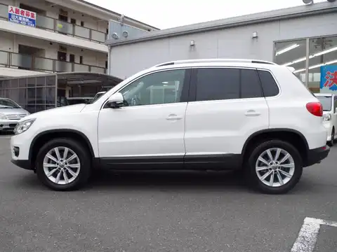 カタログ画像：ティグアン （TIGUAN） スポーツ＆スタイル 2011年11月 ABA-5NCCZ 2000cc キャンディホワイト 燃費11.6km / l 外装