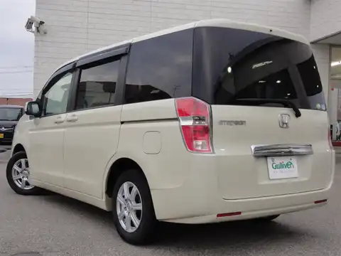 カタログ画像：ステップワゴン （STEPWAGON） Ｇ Ｌパッケージ 2009年10月 DBA-RK1 2000cc プレミアムヒダマリアイボリー・パール 燃費14.2km / l バック