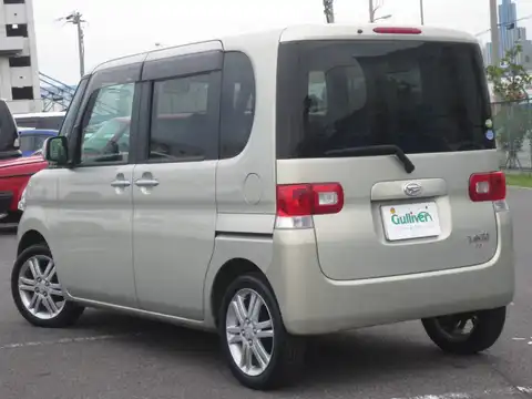 カタログ画像：タント （TANTO） Ｘ 2009年12月 DBA-L375S 660cc シャンパンメタリックオパール 燃費21.0km / l バック