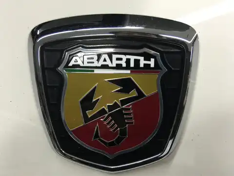 カタログ画像：アバルト５９５ （ABARTH 595） コンペティツィオーネ 2015年3月 ABA-312141 1400cc ビアンコガーラ 燃費14.5km / l 外装