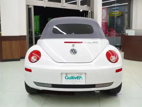 カタログ画像：ニュービートルカブリオレ （NEW BEETLE CABRIOLET） ＬＺ 2009年1月 ABA-1YAZJ 2000cc キャンディホワイト 燃費10.6km / l バック