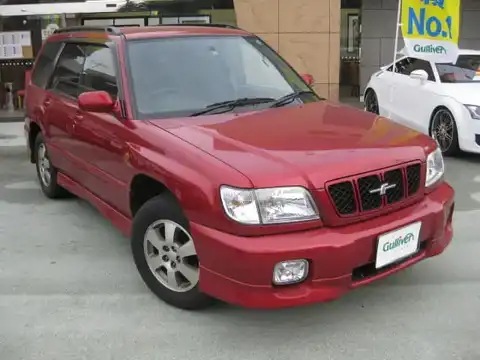 カタログ画像：フォレスター （FORESTER） Ｃ／２０スペシャルⅡ 2001年10月 GF-SF5 2000cc シャイニーレッド・マイカ 燃費12.6km / l メイン（その他）