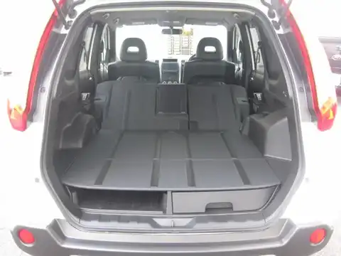 カタログ画像：エクストレイル （X-TRAIL） ２５Ｘ エクストリーマーＸ プラスナビＨＤＤ 2010年8月 CBA-TNT31 2500cc ブリリアントホワイトパール（３Ｐ） 内装