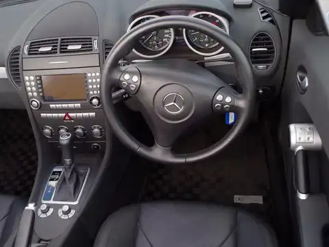 カタログ画像：ＳＬＫ （SLK） ＳＬＫ３５０ 2005年8月 DBA-171456 3500cc ベニトアイトブルー（Ｍ） 燃費9.3km / l 内装