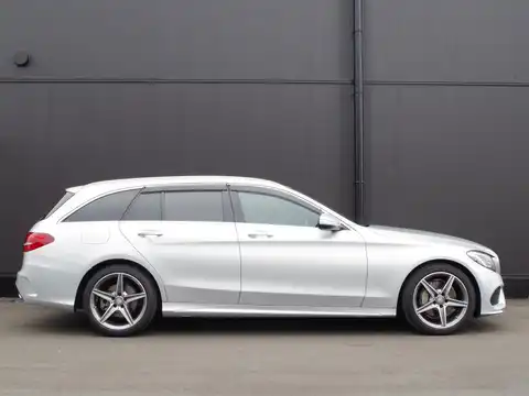 カタログ画像：Ｃクラスステーションワゴン （C-CLASS STATIONWAGON） Ｃ１８０ ステーションワゴン スポーツ 2017年3月 DBA-205240C 1600cc イリジウムシルバー（Ｍ）orダイヤモンドシルバー（Ｍ） 燃費15.7km / l 外装