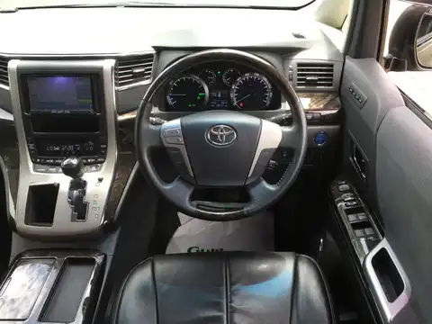 カタログ画像：アルファードハイブリッド （ALPHARD HYBRID） ハイブリッドＳＲ サイドリフトアップシート装着車 2011年11月 DAA-ATH20W 2400cc ブラック 燃費16.2km / l 内装