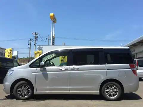 カタログ画像：ステップワゴン （STEPWAGON） Ｌｉ 2012年6月 DBA-RK2 2000cc スーパープラチナ・メタリック 燃費13.6km / l 外装