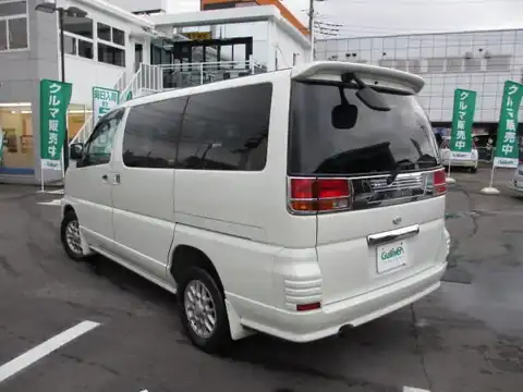 カタログ画像：エルグランド （ELGRAND） メモリアルセレクション ラウンジパッケージ 2001年8月 GH-APE50 3500cc ホワイトパール（３Ｐ）ｏｒホワイトパール（３Ｐ）／ウォームシルバー（Ｍ） 燃費7.4km / l バック