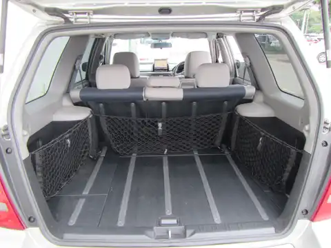 カタログ画像：フォレスター （FORESTER） Ｘ２０ タフパッケージ 2004年8月 TA-SG5 2000cc クリスタルグレー・メタリック 燃費13.6km / l 内装