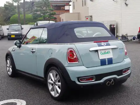 カタログ画像：ＭＩＮＩ （MINI） クーパーＳ コンバーチブル 2014年4月 DBA-ZP16 1600cc アイス・ブルー（ソリッド） 燃費13.2km / l バック