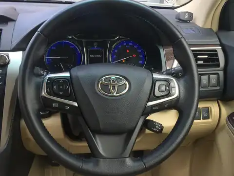 カタログ画像：カムリ （CAMRY） ハイブリッド レザーパッケージ 2015年5月 DAA-AVV50 2500cc ホワイトパールクリスタルシャイン 燃費23.4km / l 内装