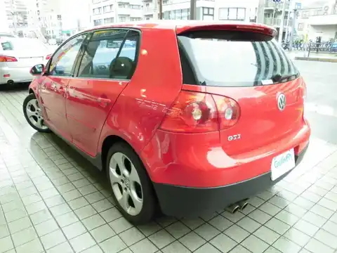 カタログ画像：ゴルフ （GOLF） ＧＴＩ 2005年9月 GH-1KAXX 2000cc トルネードレッド 燃費12.6km / l バック