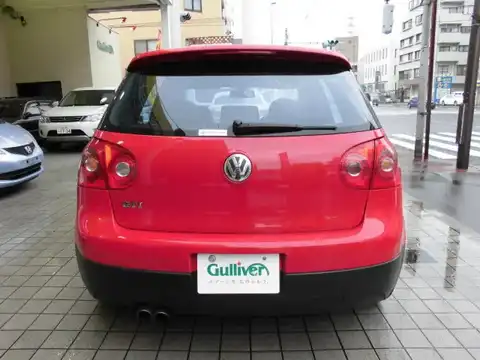 カタログ画像：ゴルフ （GOLF） ＧＴＩ 2005年9月 GH-1KAXX 2000cc トルネードレッド 燃費12.6km / l バック