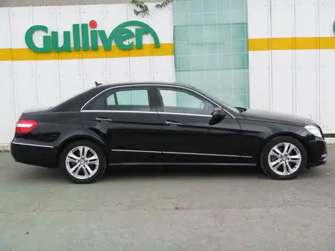 カタログ画像：Ｅクラス （E-CLASS） Ｅ３００ アバンギャルド 2010年8月 DBA-212054C 3000cc ブラック（Ｓ）orオブシディアンブラック（Ｍ） 燃費9.6km / l 外装