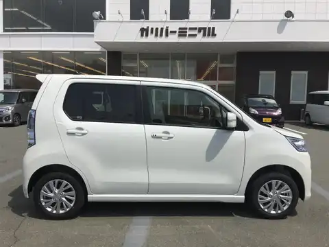 カタログ画像：ワゴンＲスティングレー （WAGON R STINGRAY） Ｘ 2015年8月 DAA-MH44S 660cc クリスタルホワイトパール 燃費30.8km / l 外装